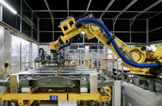 上汽通用汽车武汉奥特能超级工厂竣工投产，以深厚技术底蕴开启电动化新篇章